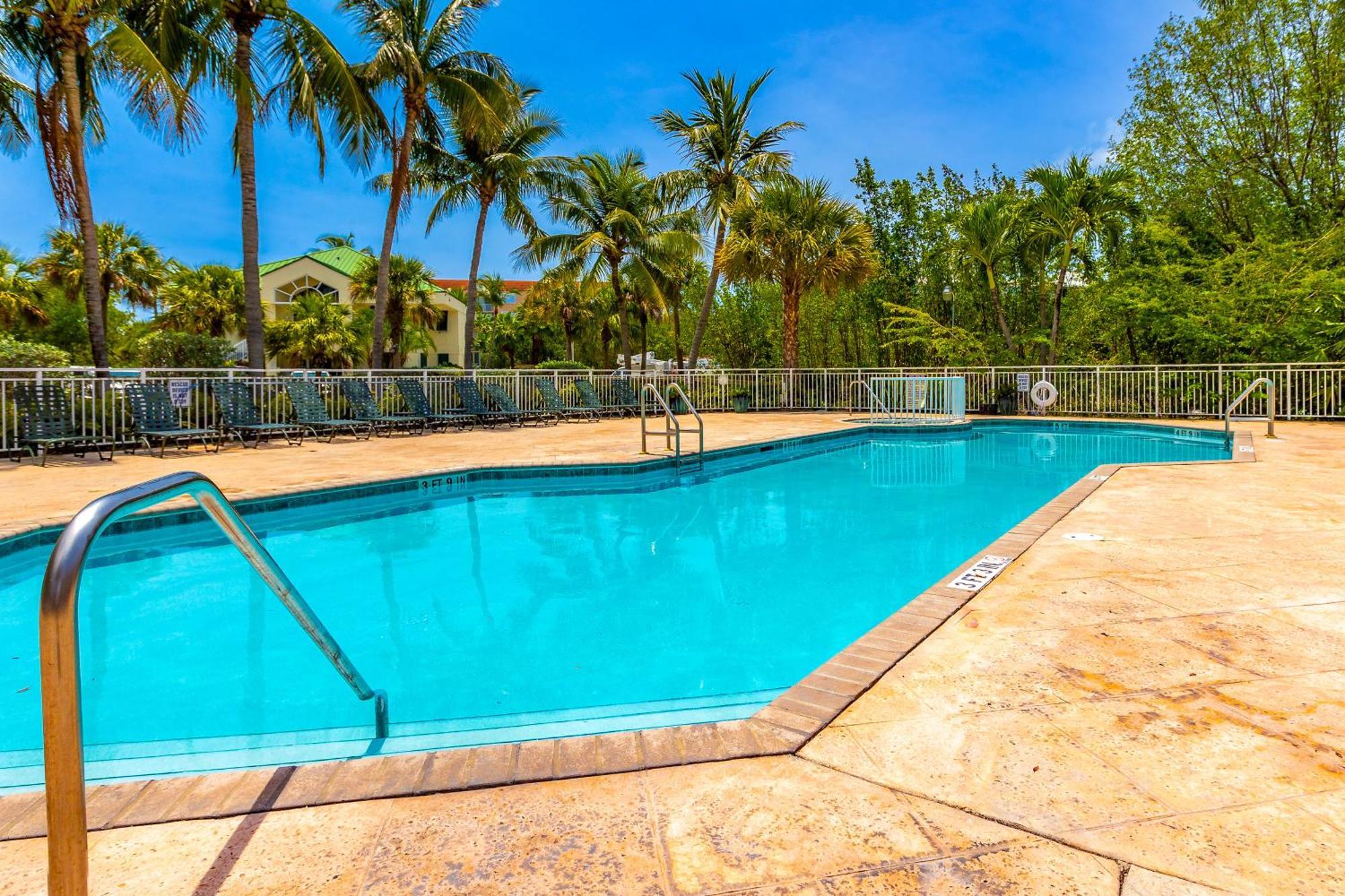 Sunrise Suites Dominican Suite #110 Key West Chambre photo